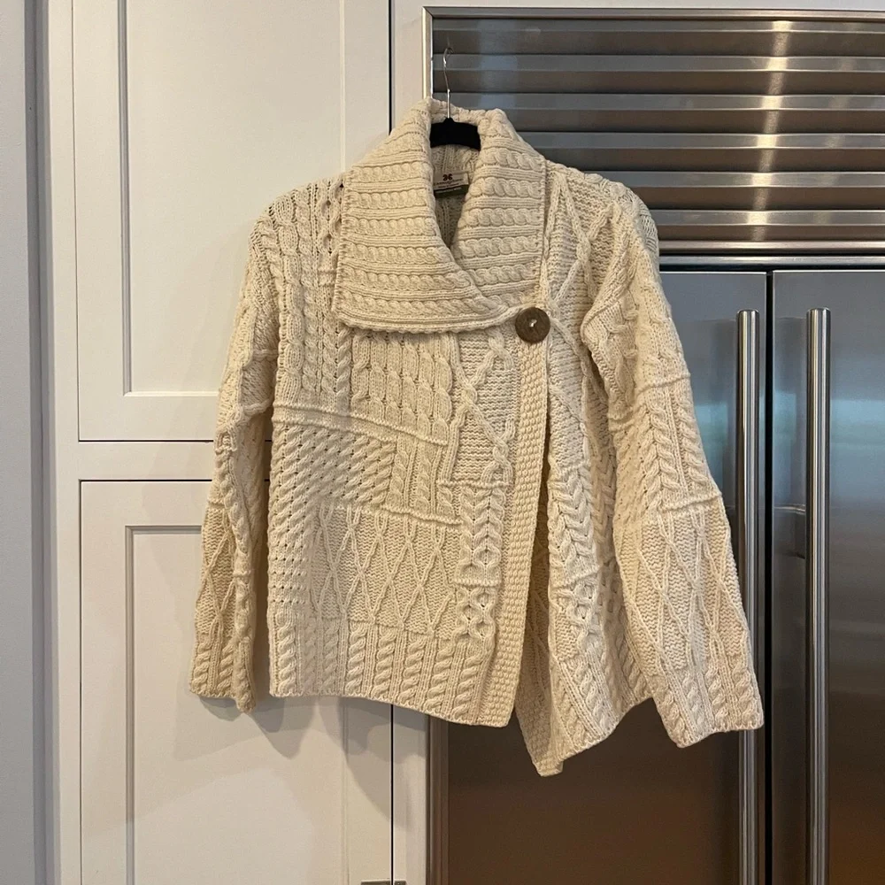 Irish Wool Asymmetrical Knit Cream Sweater Size M - Picture 3 of 15
